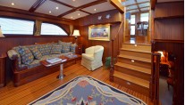 LYMAN MORSE Yacht EXCELLENCE -  Lower Salon Seating